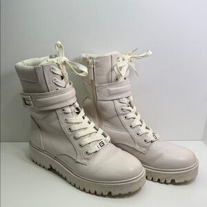 Women's Guess Bone/Ivory Lace-Up Combat Boots Size 7.5